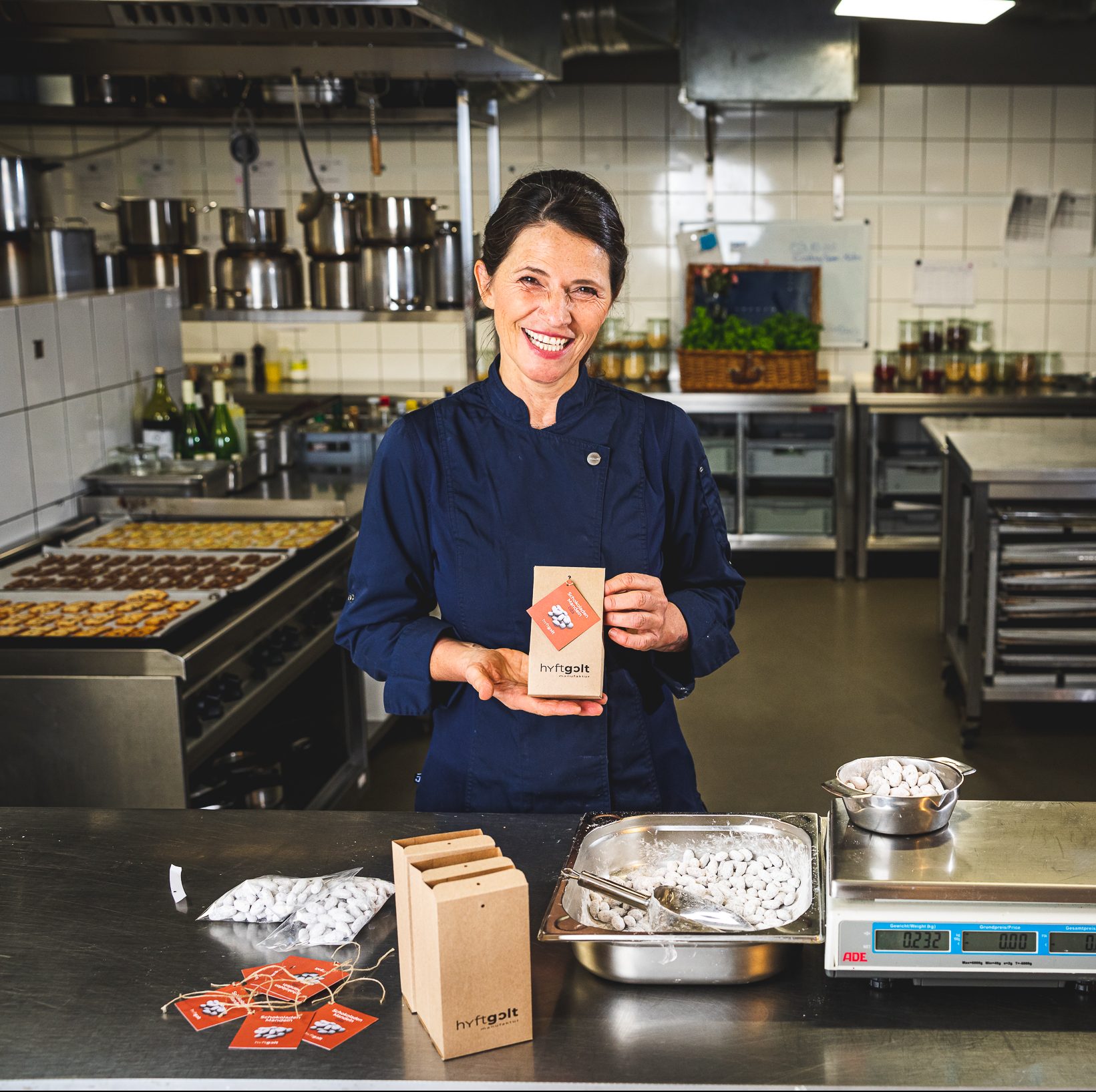 Small Almond Pastry small-pastry-left